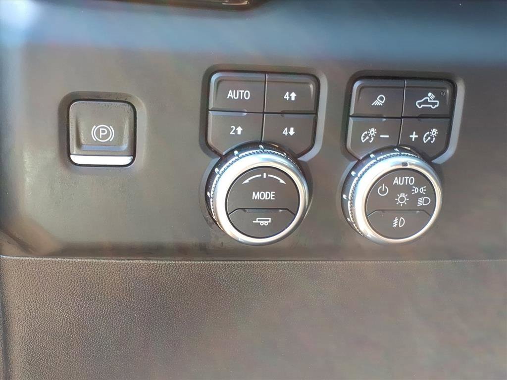 Used 2022 GMC Sierra 1500 AT4 w/ AT4 Premium Package image 14