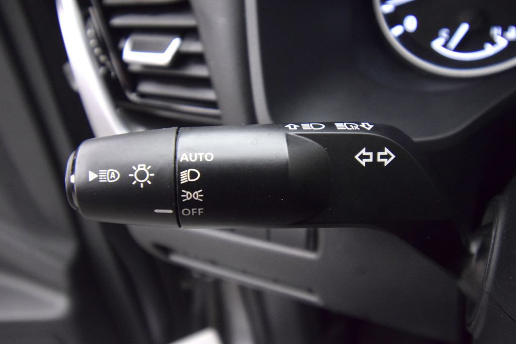 Used 2022 Nissan Rogue SV AWD/4WD image 37