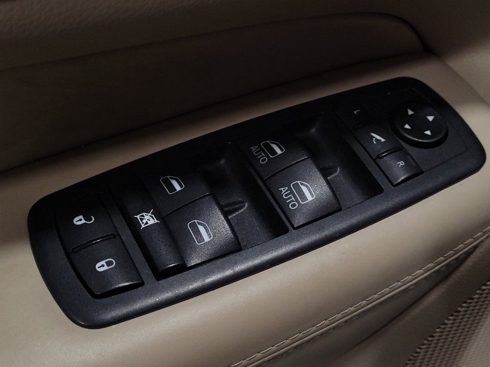 Used 2019 Jeep Grand Cherokee Overland image 27