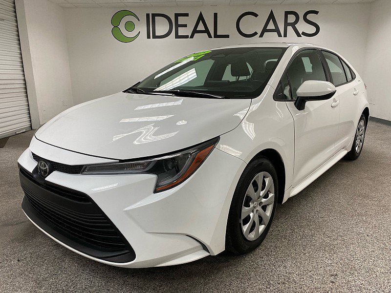 Used 2025 Toyota Corolla LE image 1
