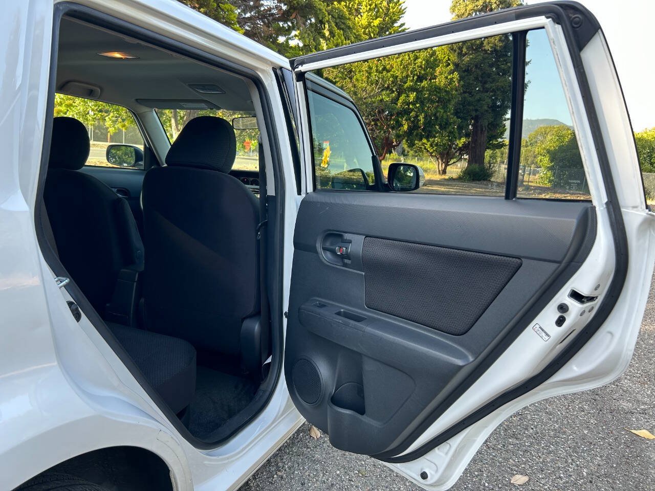 Used 2008 Scion xB FWD image 32