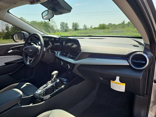 New 2026 Chevrolet Trax LT w/ Driver Confidence Package FWD image 28