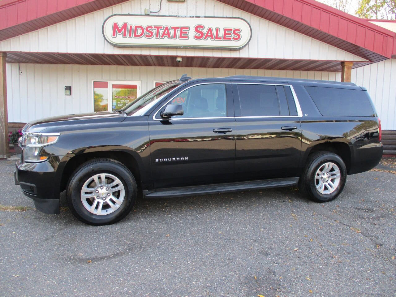 Used 2015 Chevrolet Suburban LT image 3