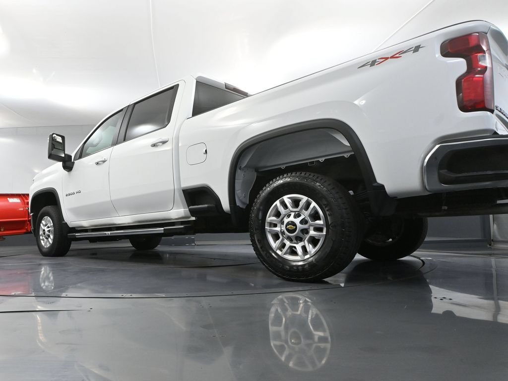 Used 2022 Chevrolet Silverado 2500 LT AWD/4WD image 46