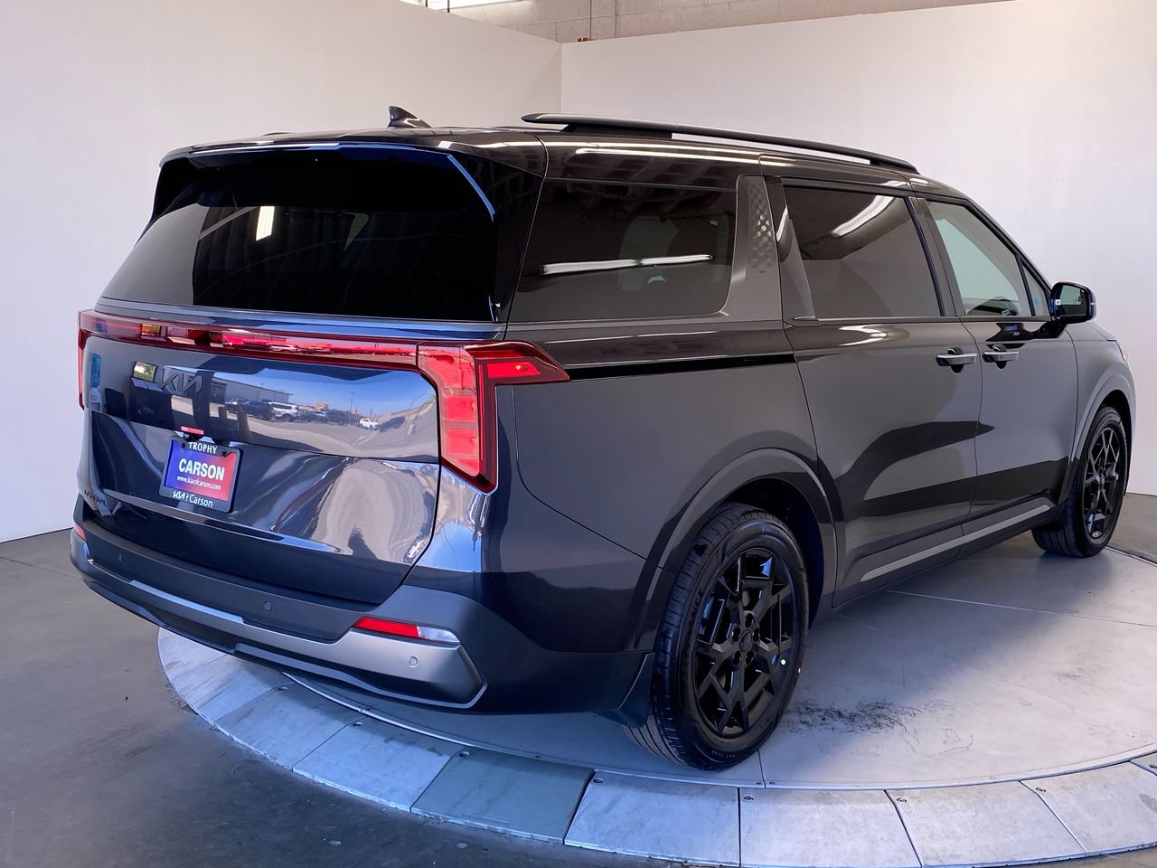 New 2027 Kia Carnival EX w/ Dark Edition Package FWD image 5