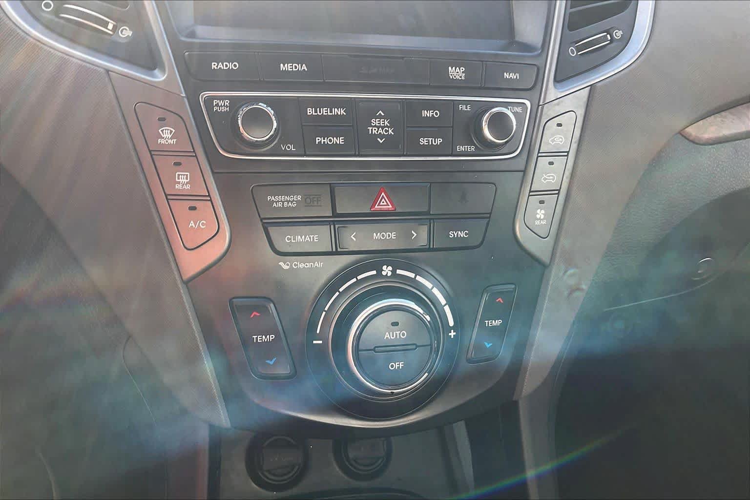 Used 2017 Hyundai Santa Fe Limited FWD image 29