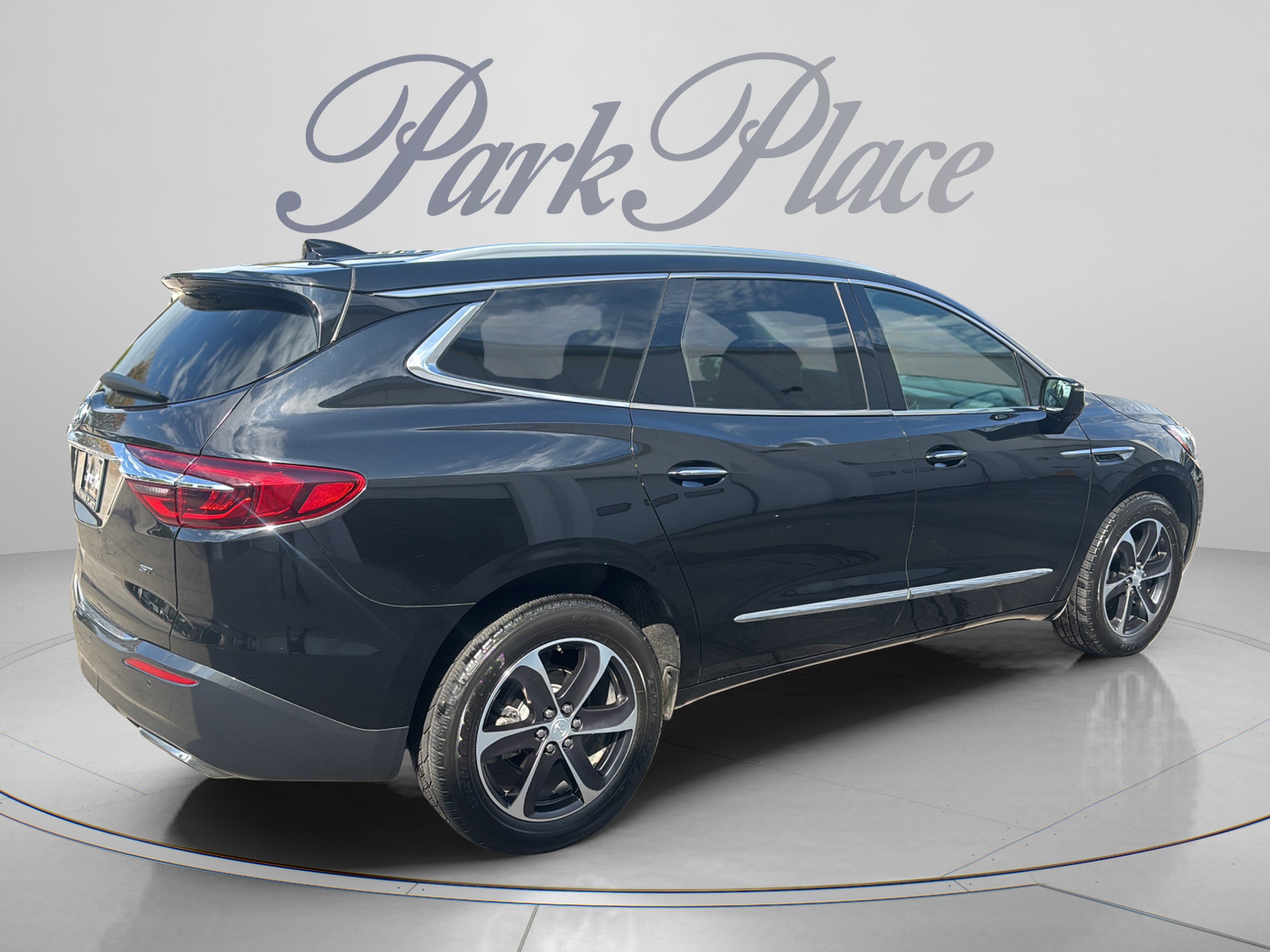 Used 2020 Buick Enclave Essence w/ Sport Touring Edition FWD image 6