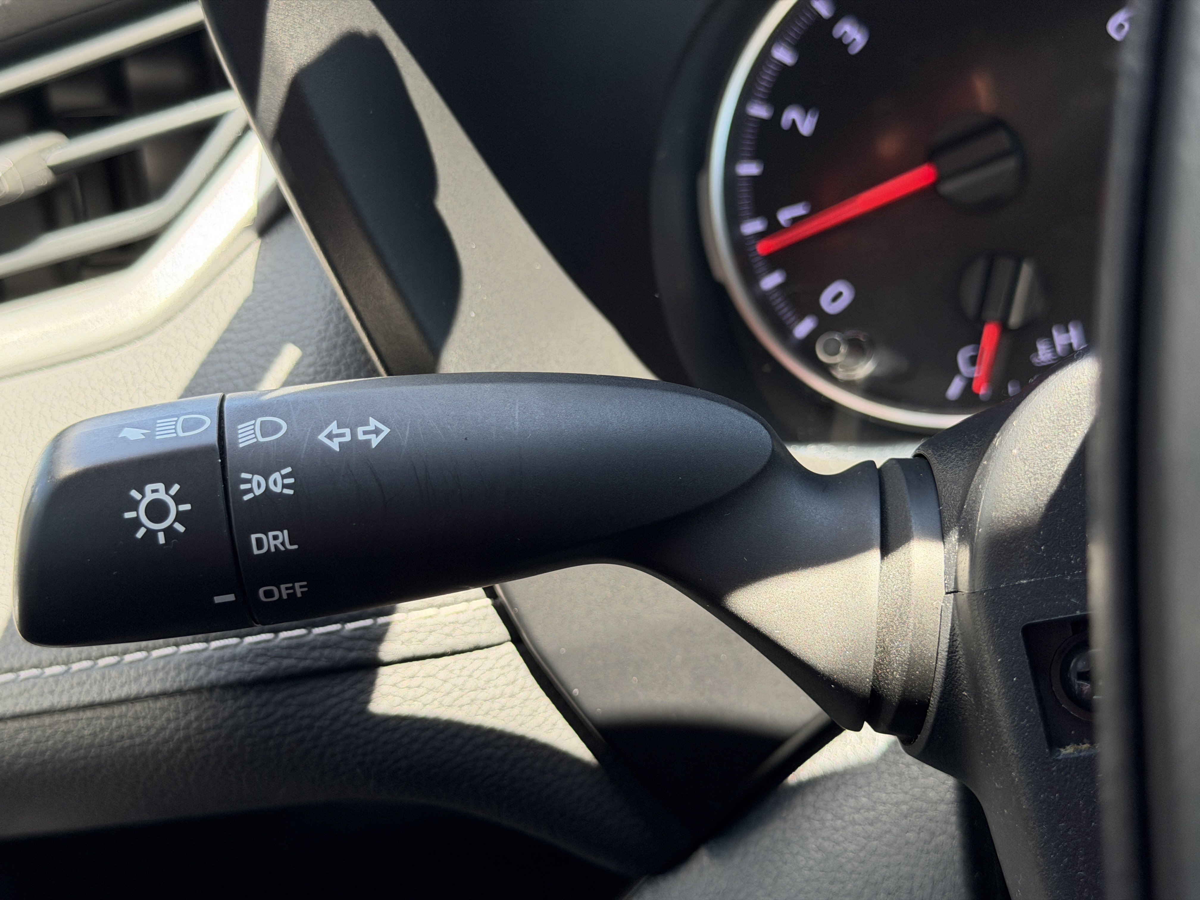 Used 2020 Toyota RAV4 LE FWD image 23