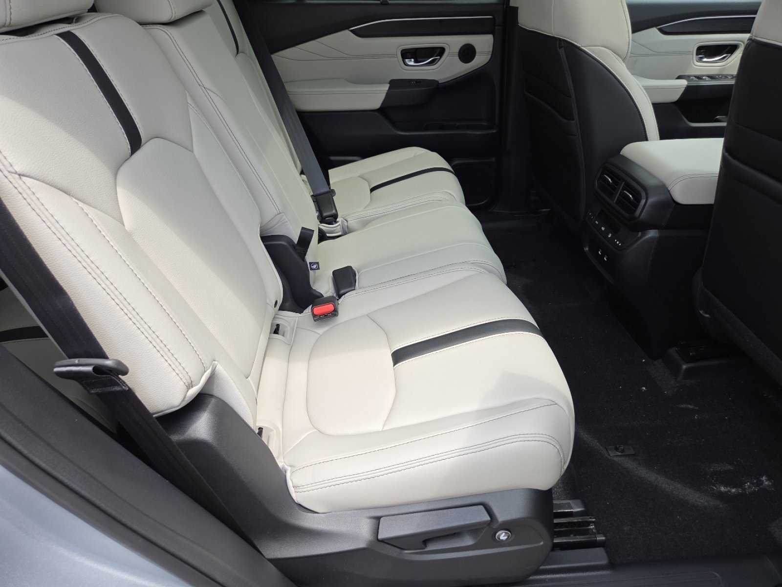 New 2026 Honda Pilot Touring image 29