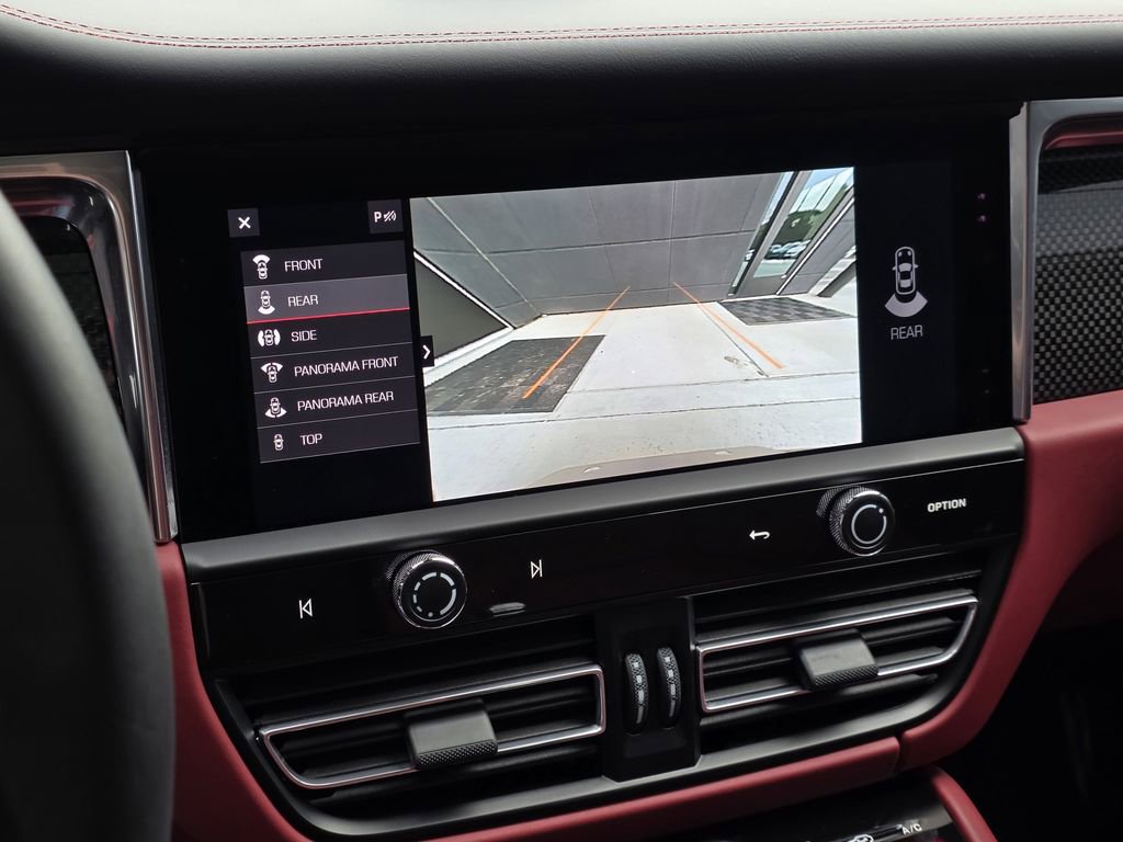 Certified 2025 Porsche Macan GTS image 13