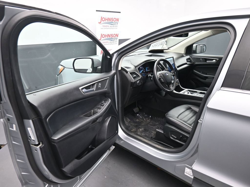 Used 2022 Ford Edge SEL image 16
