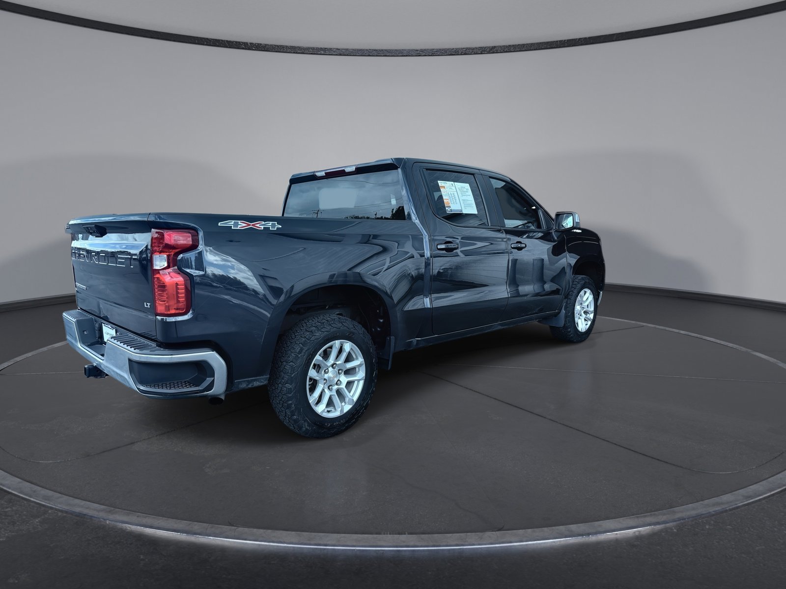 Used 2022 Chevrolet Silverado 1500 LT AWD/4WD image 9
