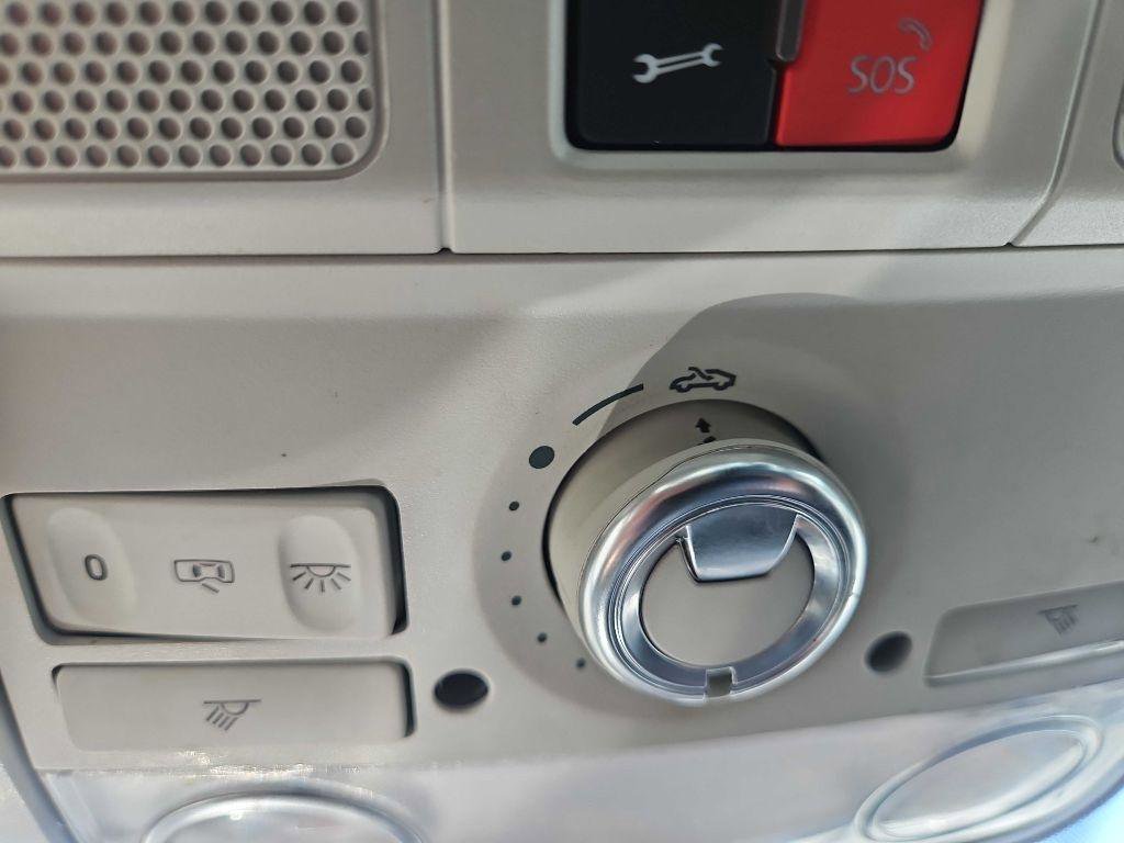 Used 2014 Volkswagen Passat 1.8T SE FWD image 32