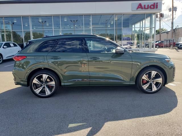 Used 2026 Audi SQ5 Prestige AWD/4WD image 2