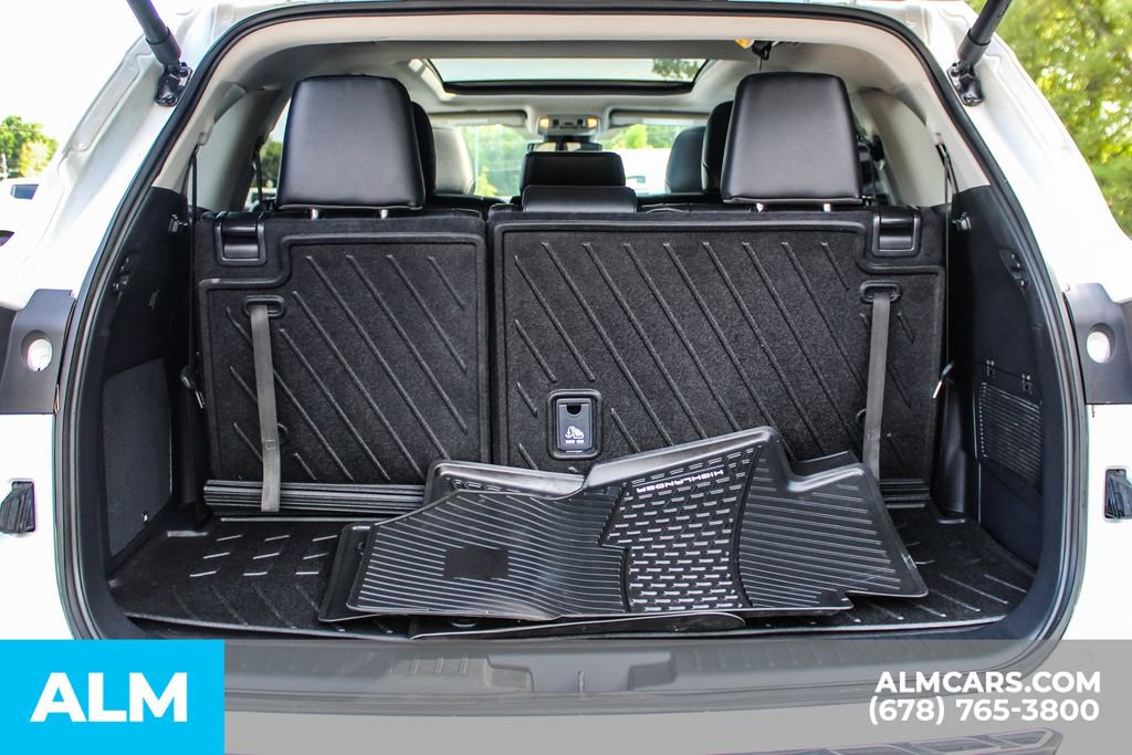 Used 2024 Toyota Highlander Limited image 25