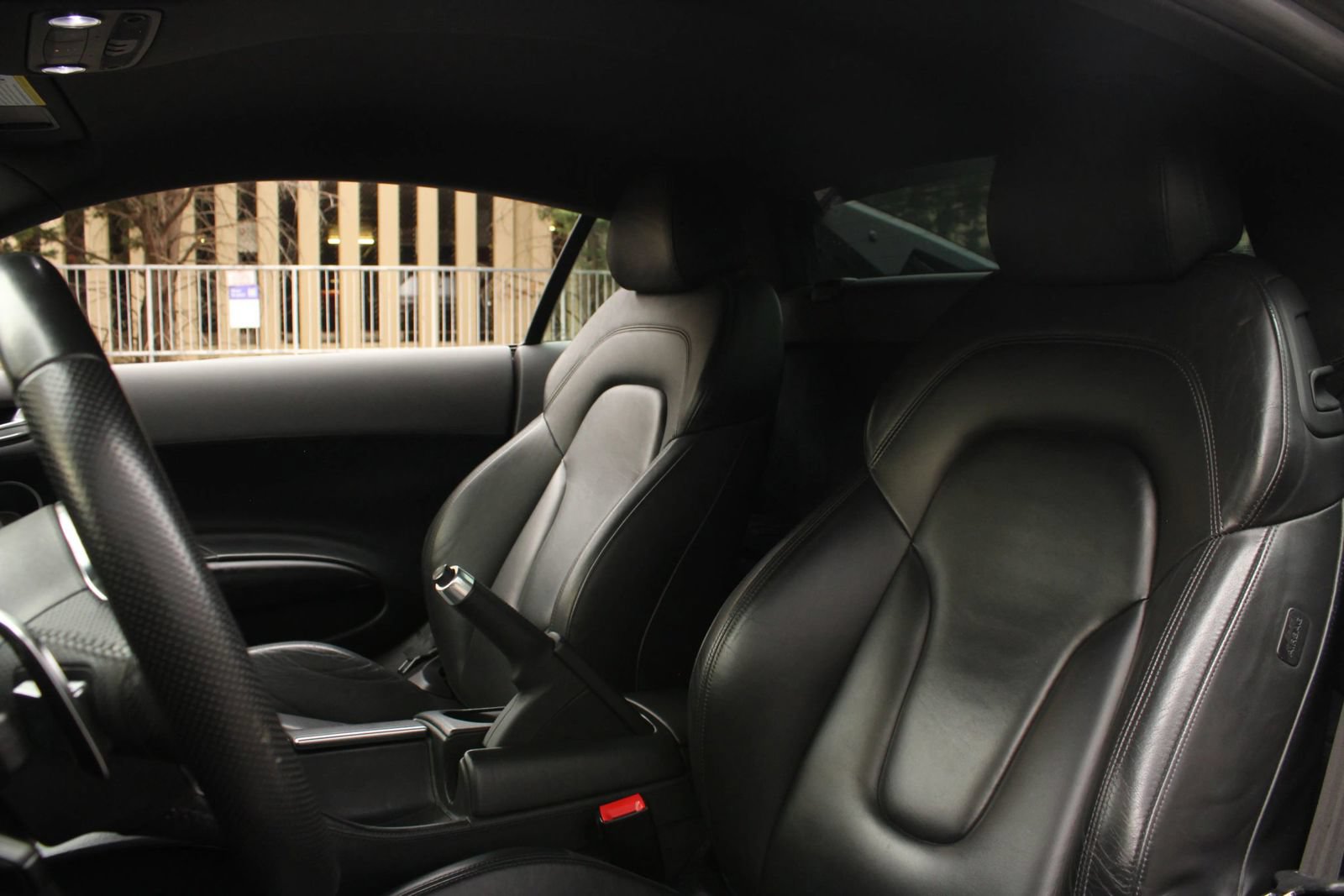 Used 2014 Audi R8 V8 w/ Enhanced Leather Package AWD/4WD image 26