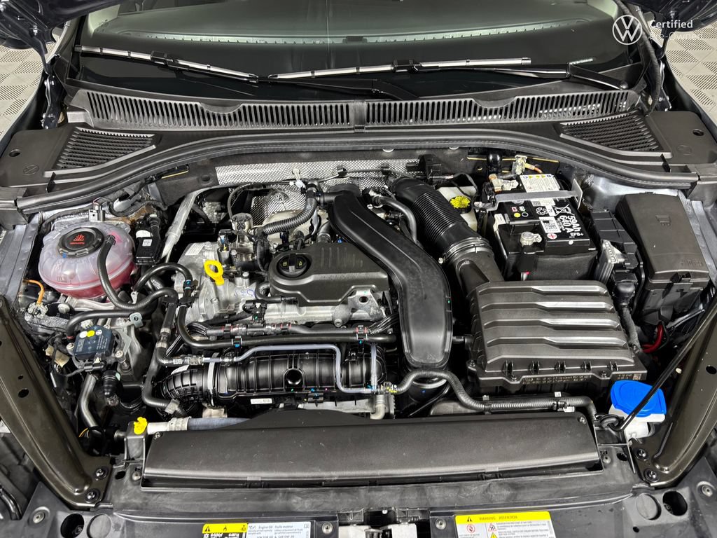 Used 2025 Volkswagen Jetta SE w/ Sunroof Package FWD image 25