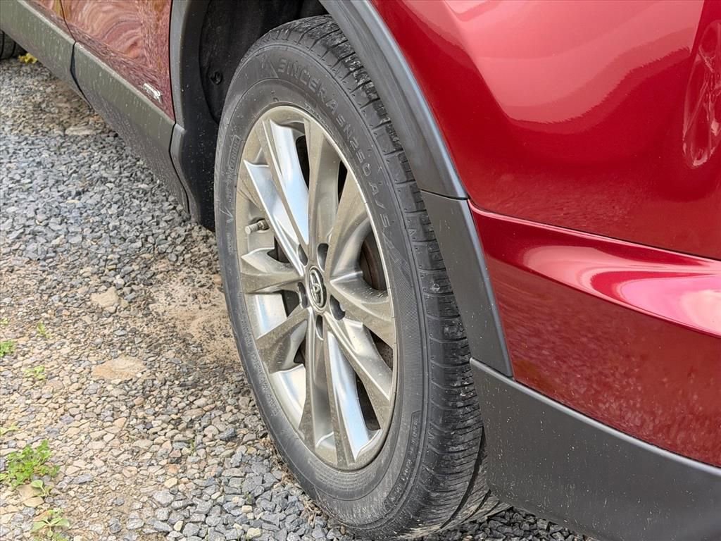 Used 2018 Toyota RAV4 Limited w/ Advanced Technology Package image 17