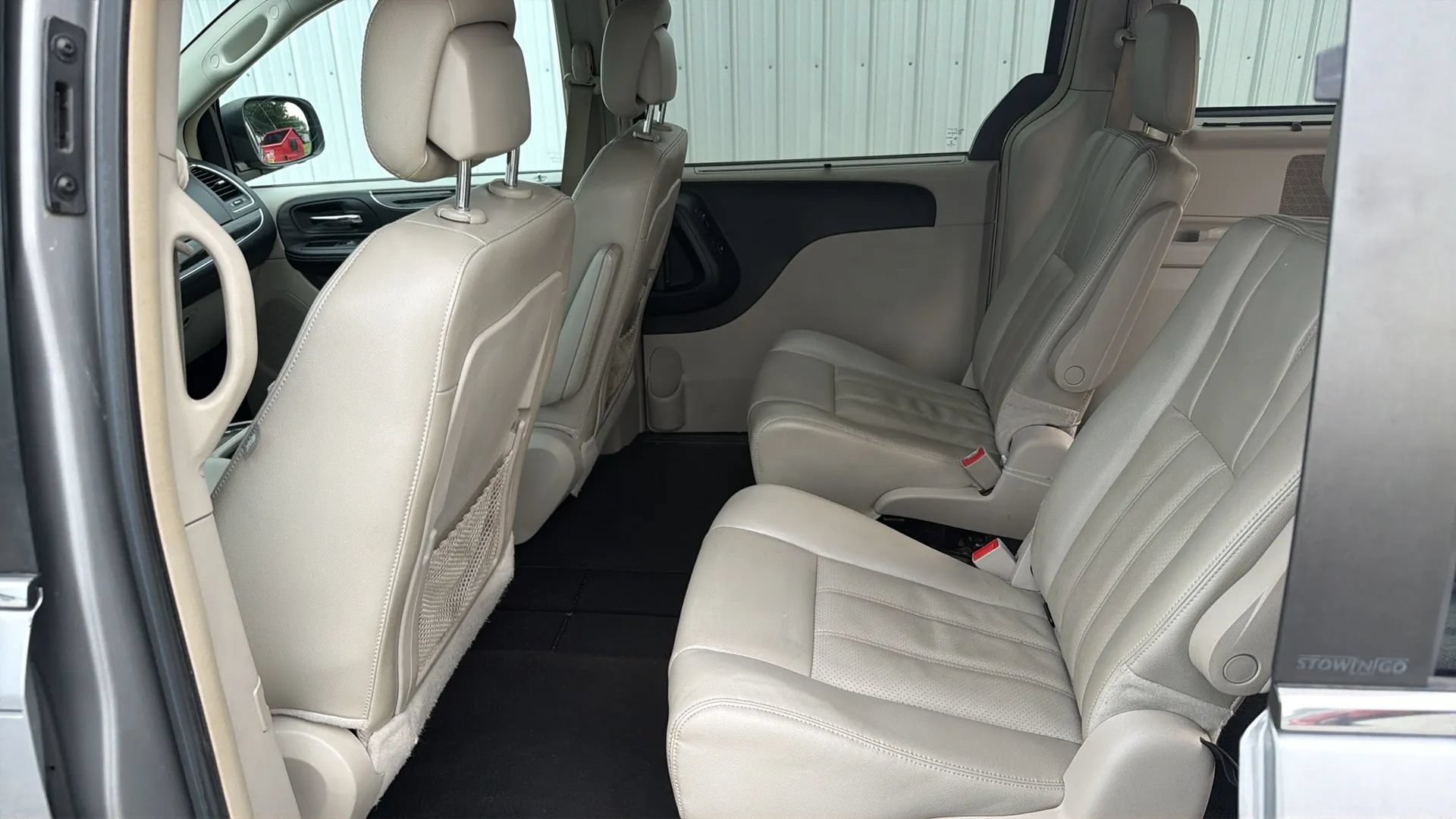Used 2013 Chrysler Town & Country Touring-L w/ Driver Convenience Group FWD image 15