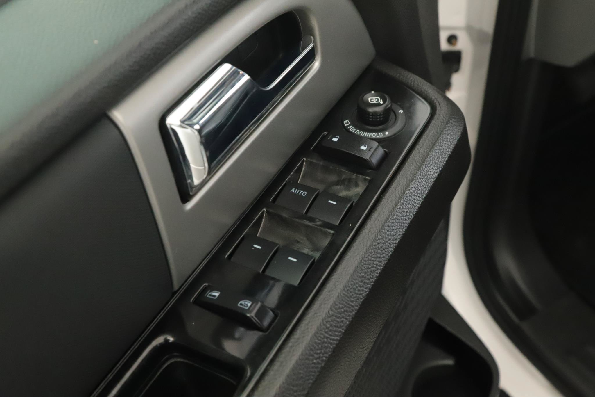 Used 2013 Ford Expedition EL Limited AWD/4WD image 9