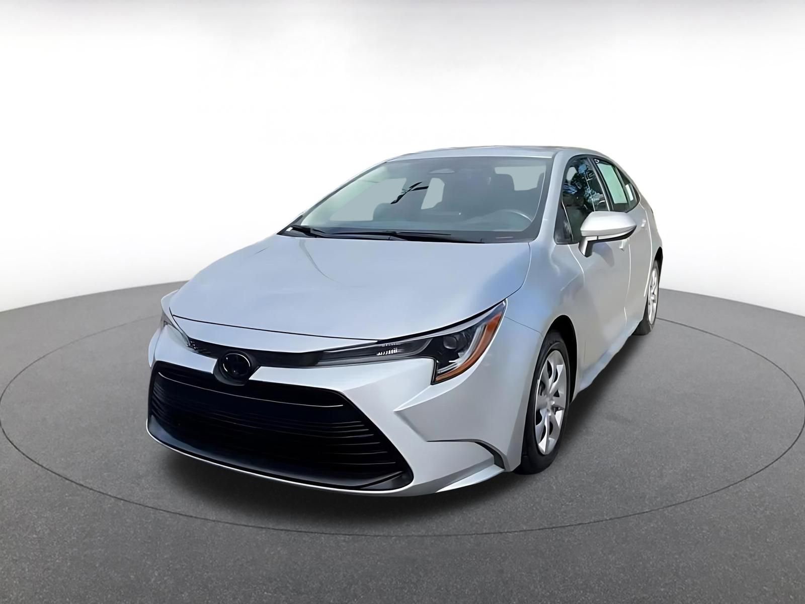 Used 2025 Toyota Corolla LE image 7