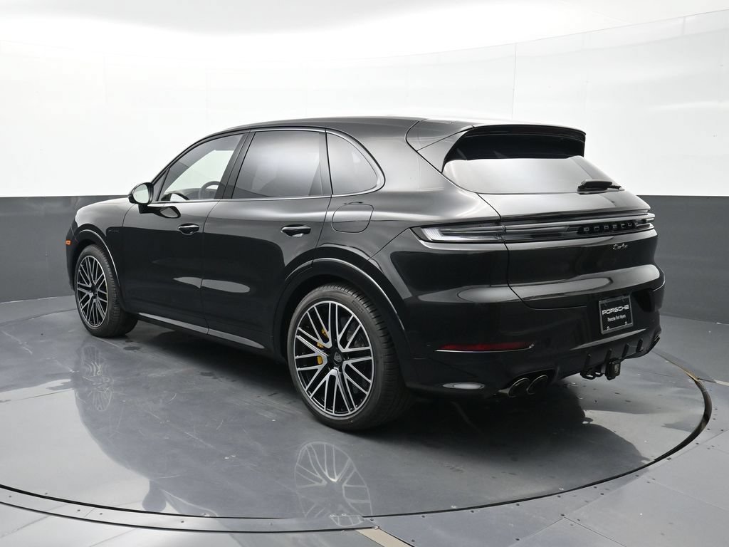 New 2026 Porsche Cayenne Turbo AWD/4WD image 3