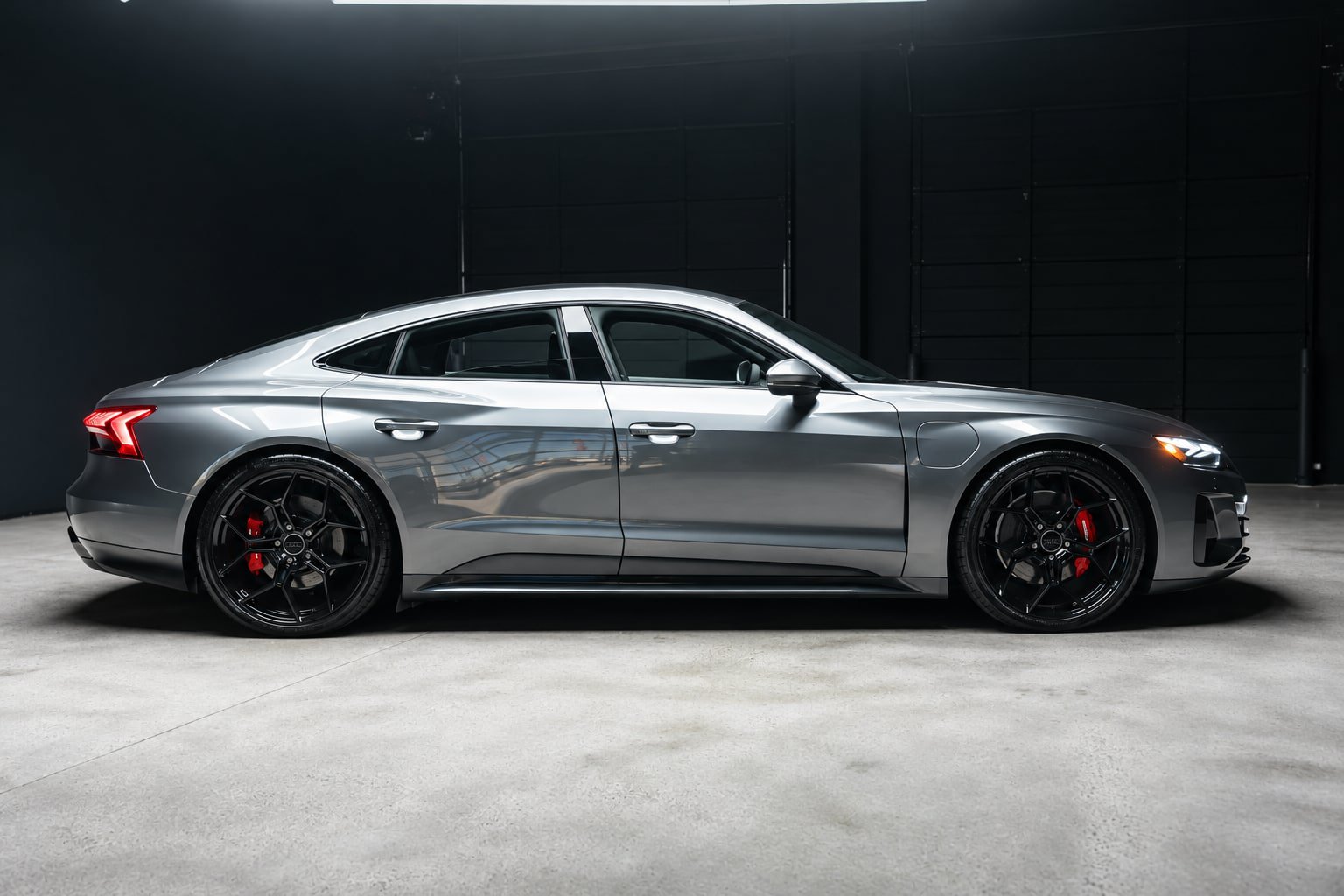Used 2022 Audi e-tron GT Premium Plus AWD/4WD image 5