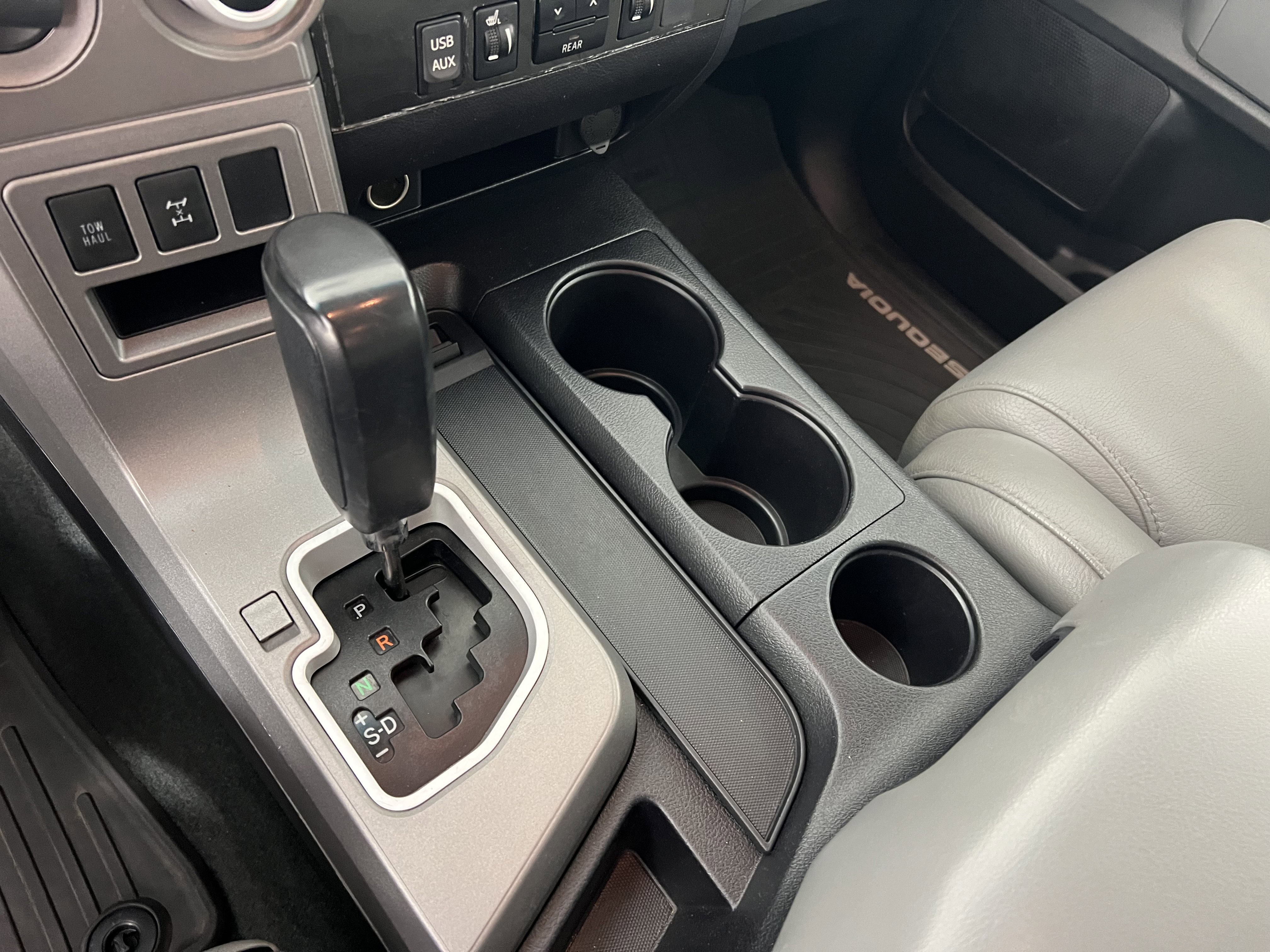 Used 2014 Toyota Sequoia SR5 w/ Premium Package AWD/4WD image 34