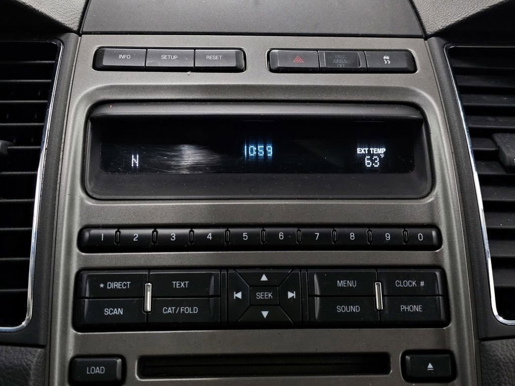 Used 2010 Ford Taurus SEL image 16