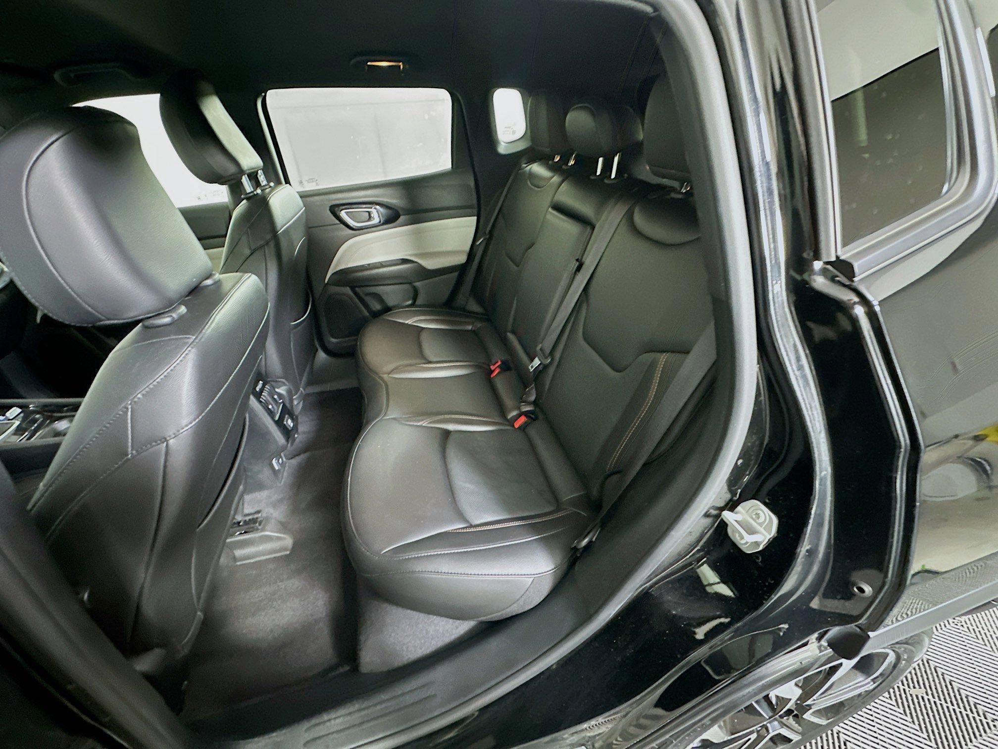 Used 2023 Jeep Compass Limited AWD/4WD image 26