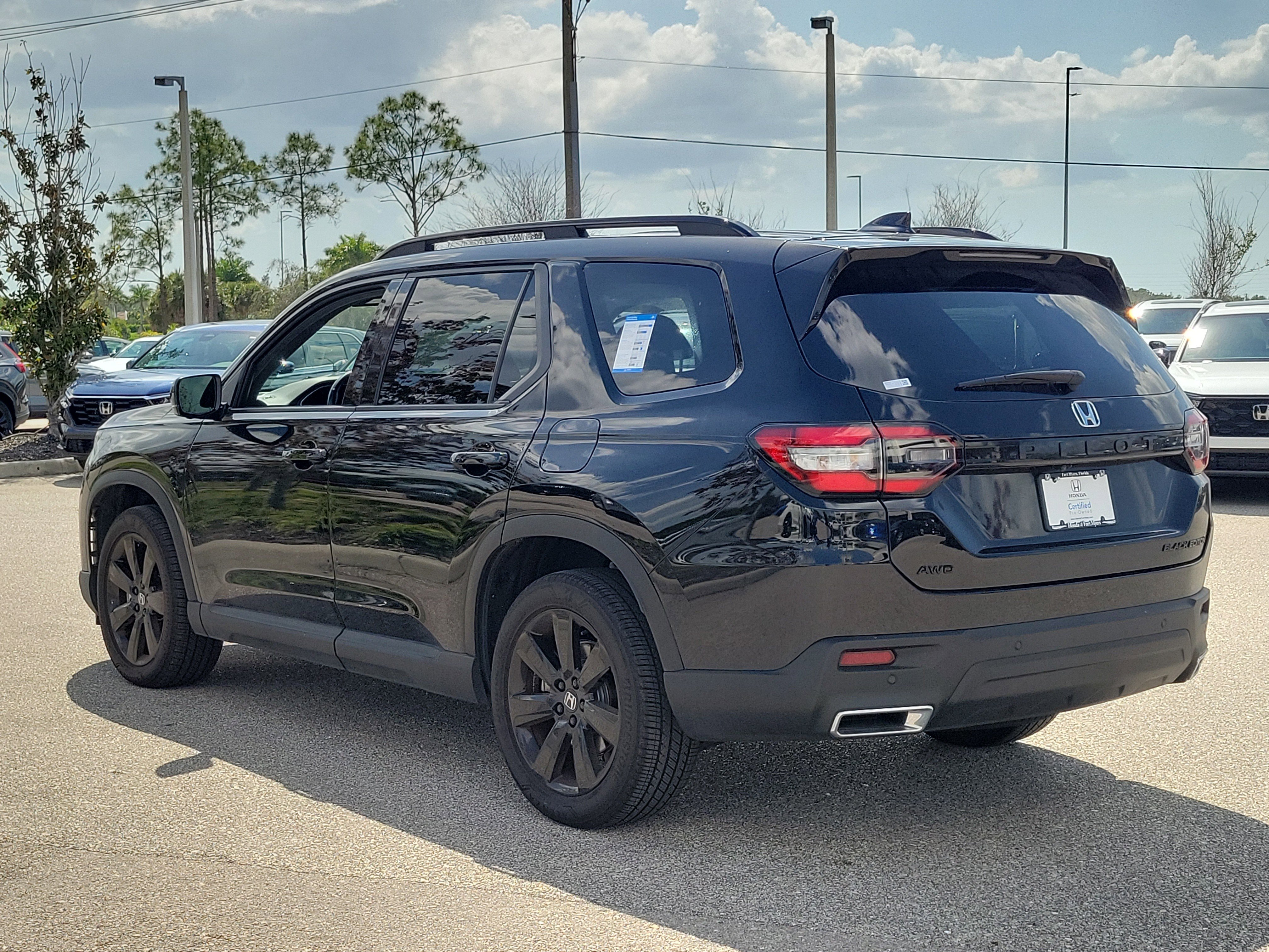 Certified 2025 Honda Pilot Black Edition image 4