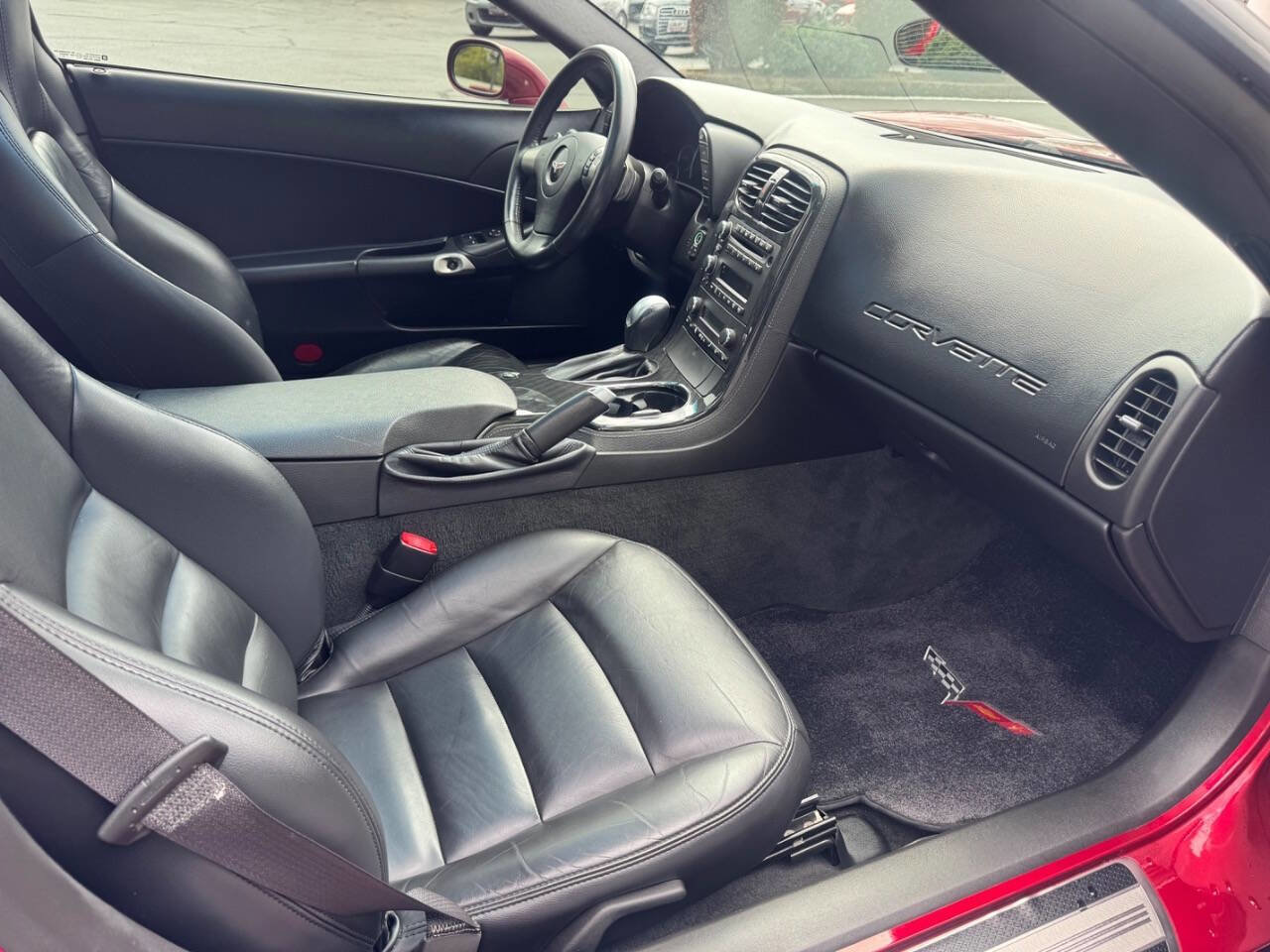 Used 2011 Chevrolet Corvette Coupe w/ 1LT RWD image 10
