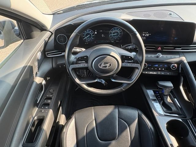 Used 2024 Hyundai Elantra Limited FWD image 11