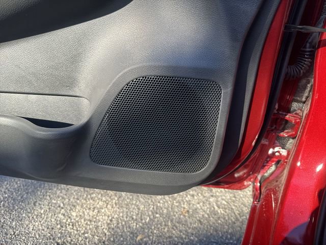New 2025 Nissan Versa SR w/ Trunk Package FWD image 27