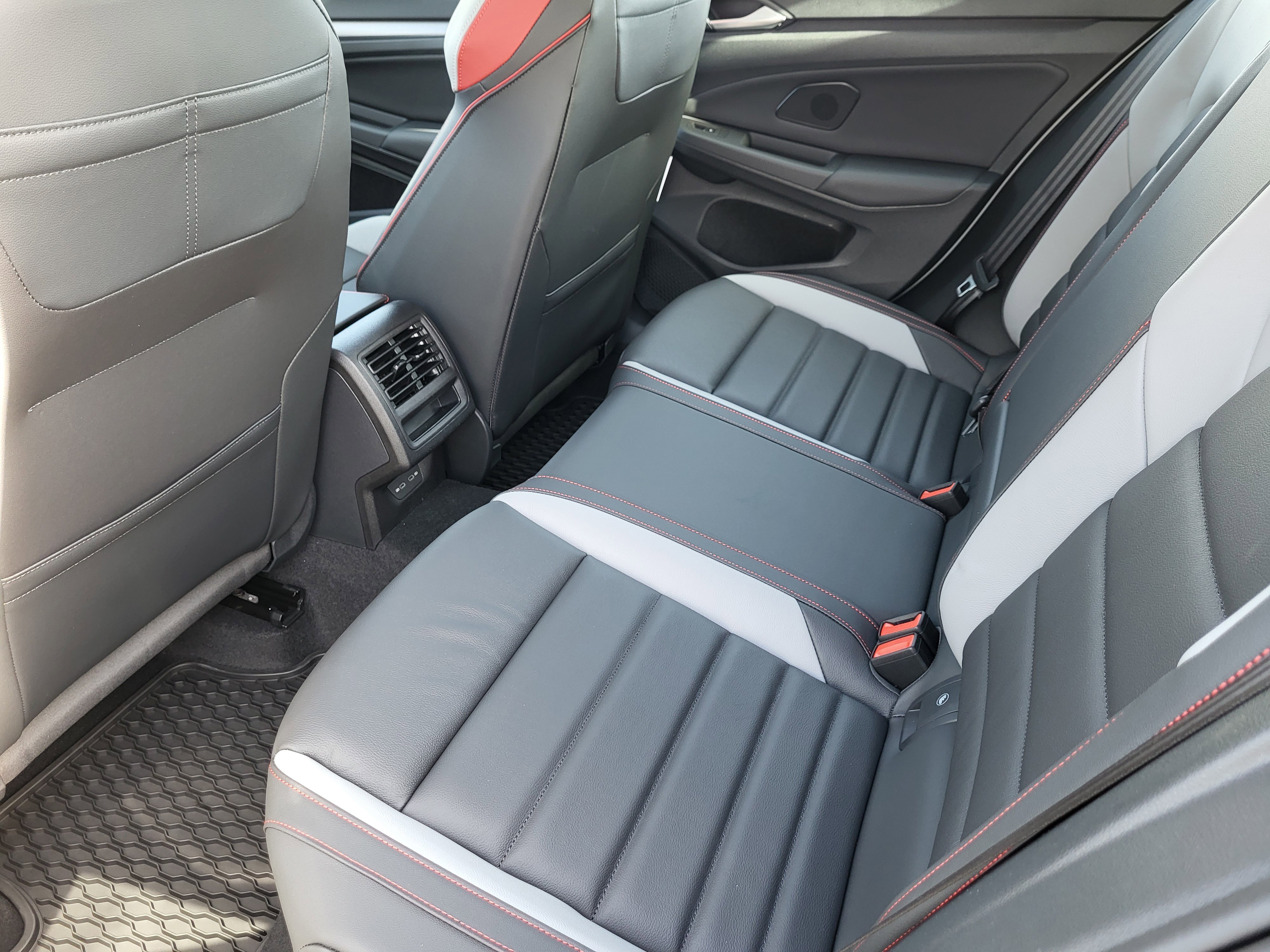 New 2026 Volkswagen GTI SE image 19