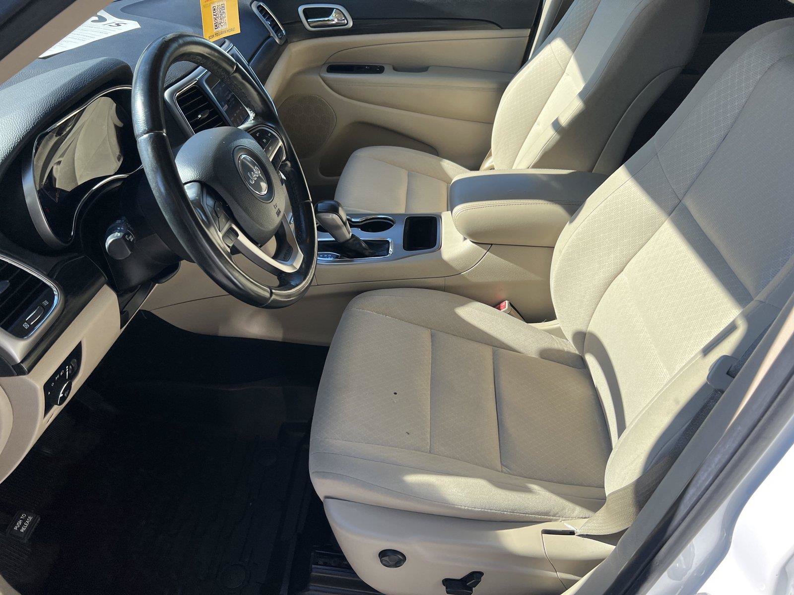 Used 2020 Jeep Grand Cherokee Laredo RWD image 20