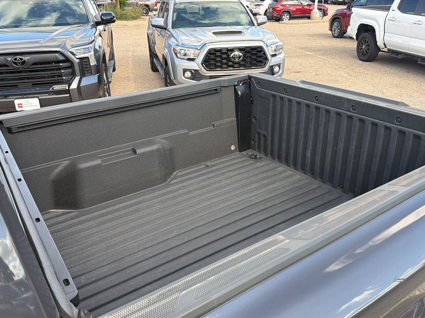 Used 2024 Toyota Tacoma SR5 AWD/4WD image 12