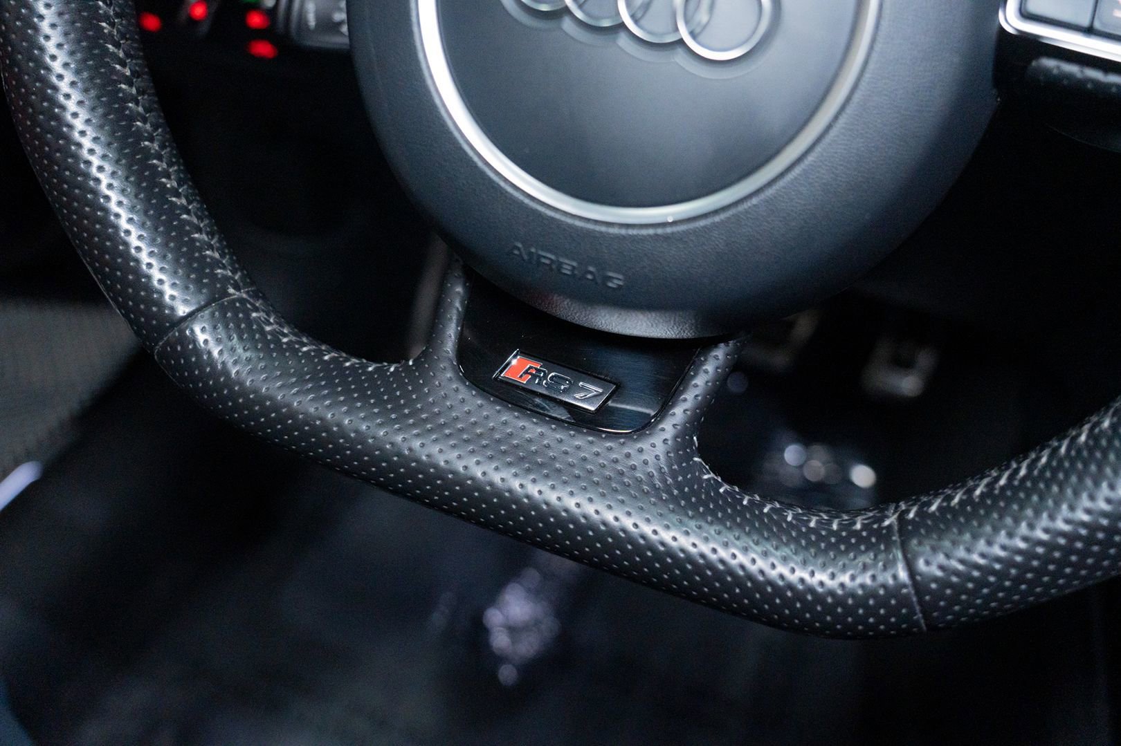 Used 2016 Audi RS 7 Prestige w/ Carbon-Optic Package image 43