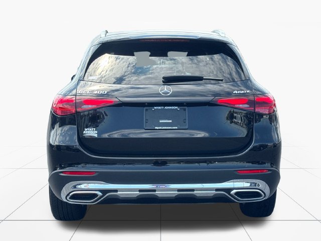 Used 2023 Mercedes-Benz GLC 300 4MATIC image 4