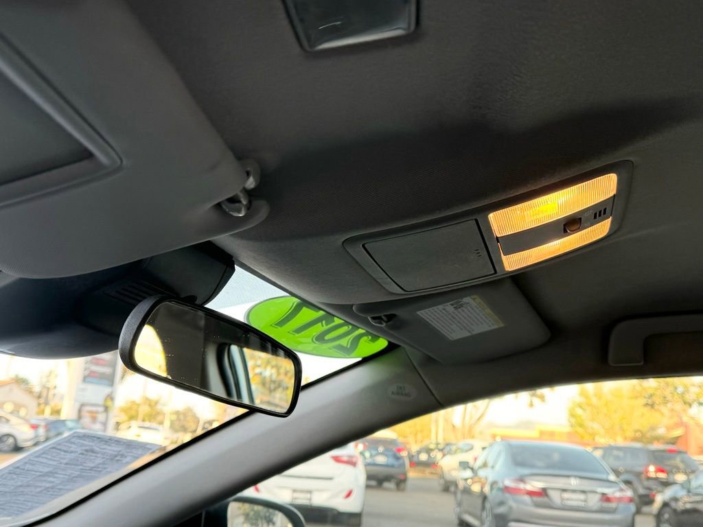 Used 2017 Toyota Corolla iM FWD image 12