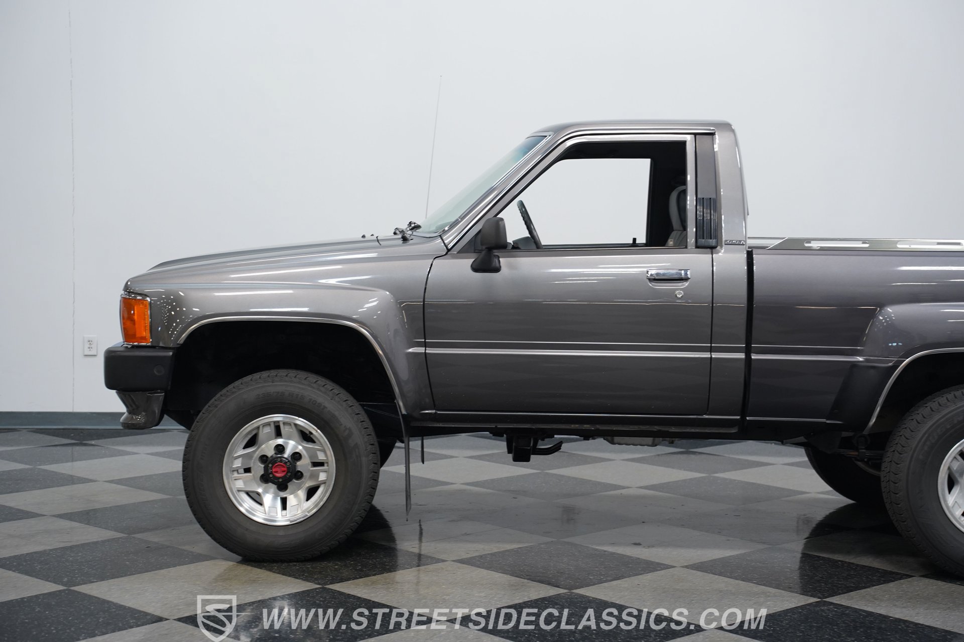 Used 1987 Toyota Pickup 4x4 Regular Cab image 23