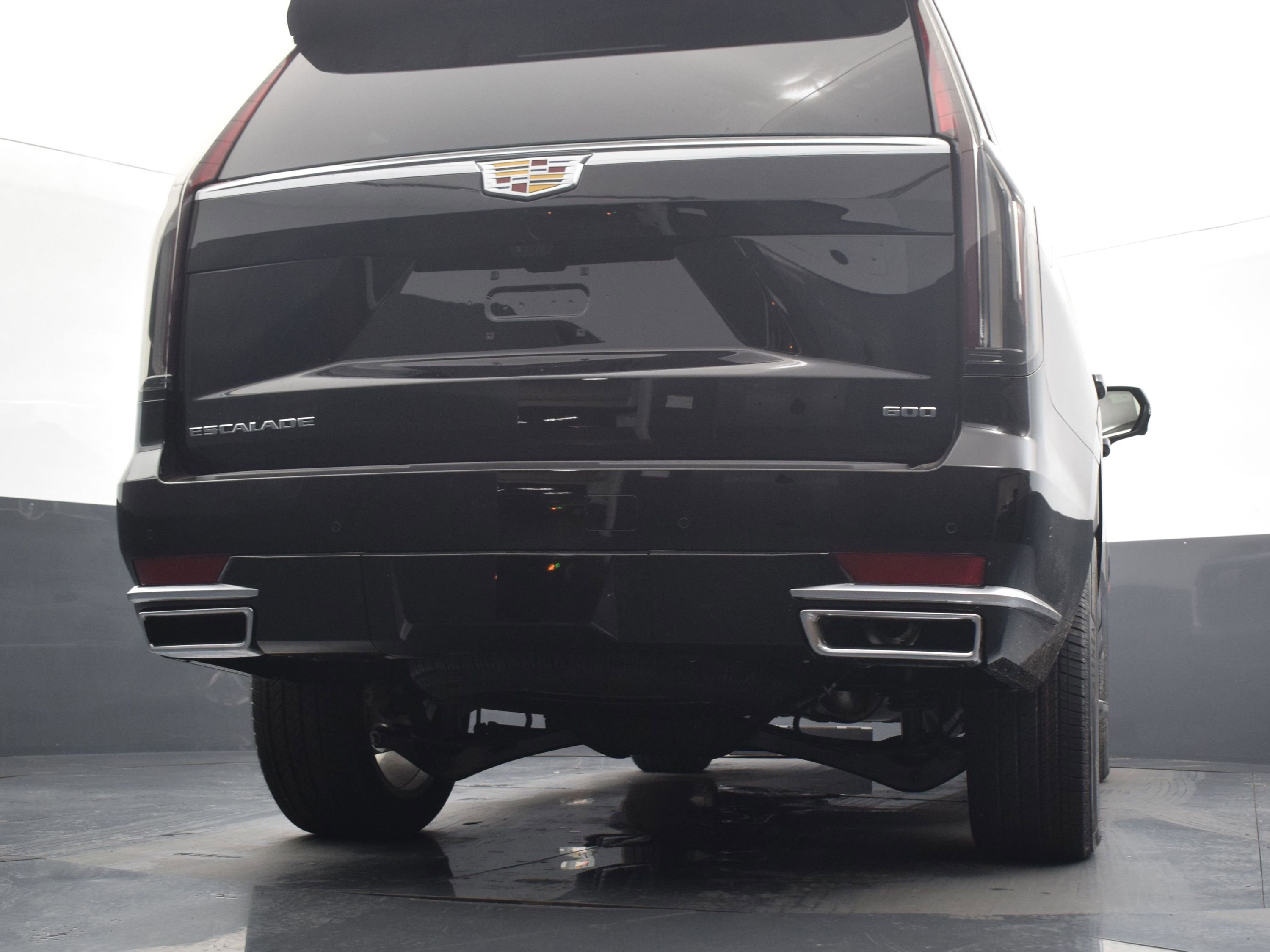 Used 2024 Cadillac Escalade Premium Luxury image 18