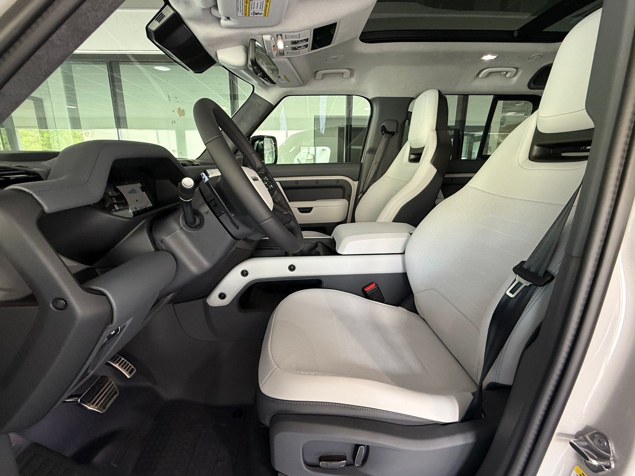 New 2026 Land Rover Defender 110 OCTA AWD/4WD image 4