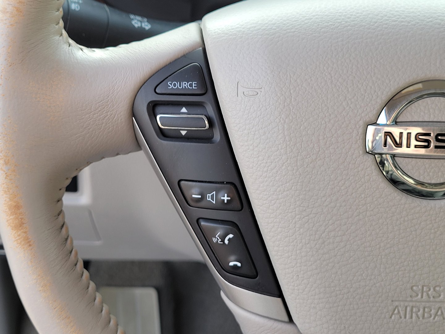 Used 2015 Nissan Quest SL image 23