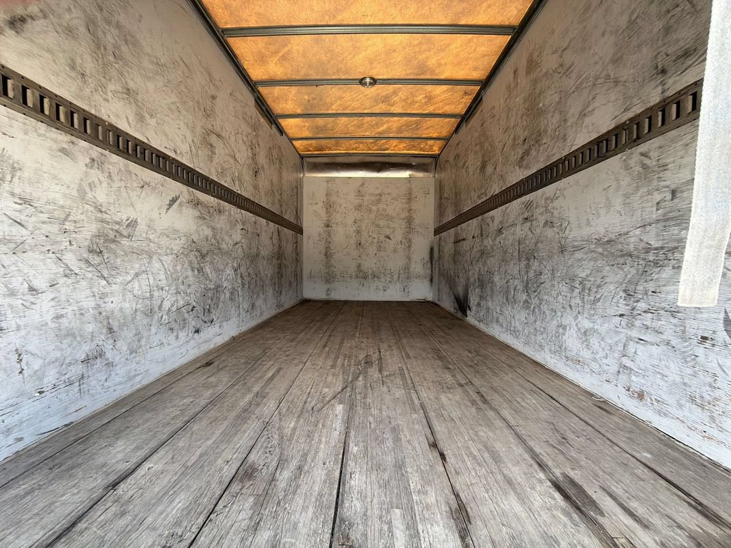Used 2015 Mercedes-Benz Sprinter 3500 image 32