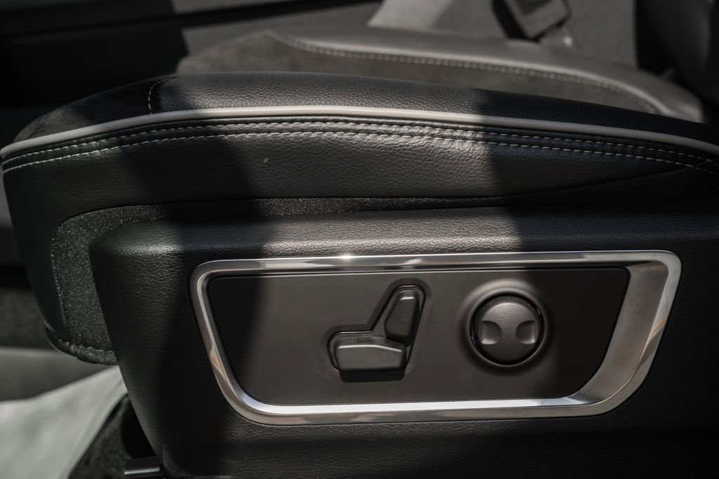 New 2026 RAM 1500 Laramie AWD/4WD image 41
