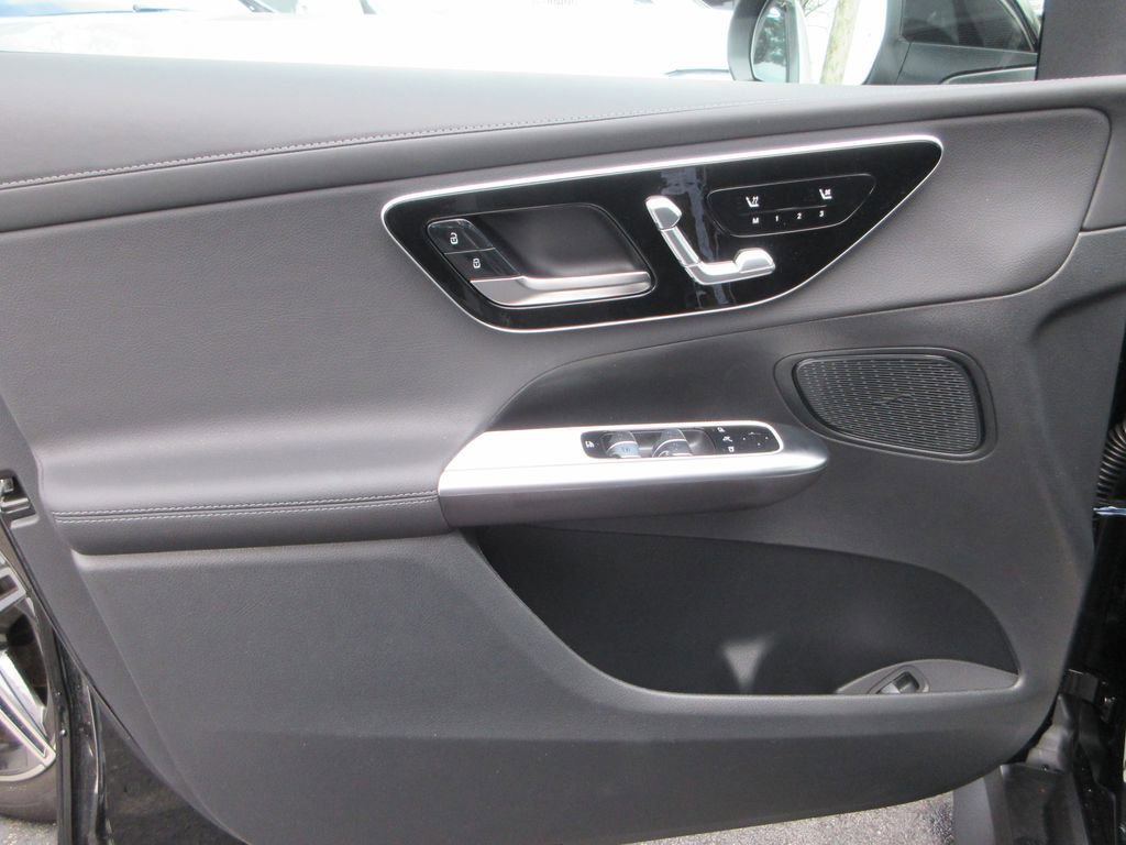 New 2026 Mercedes-Benz GLC 300 4MATIC image 8