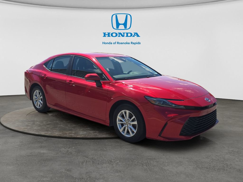 Used 2025 Toyota Camry SE FWD image 7