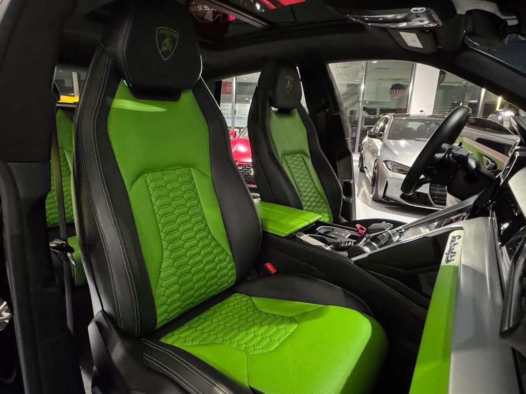 Used 2020 Lamborghini Urus image 24