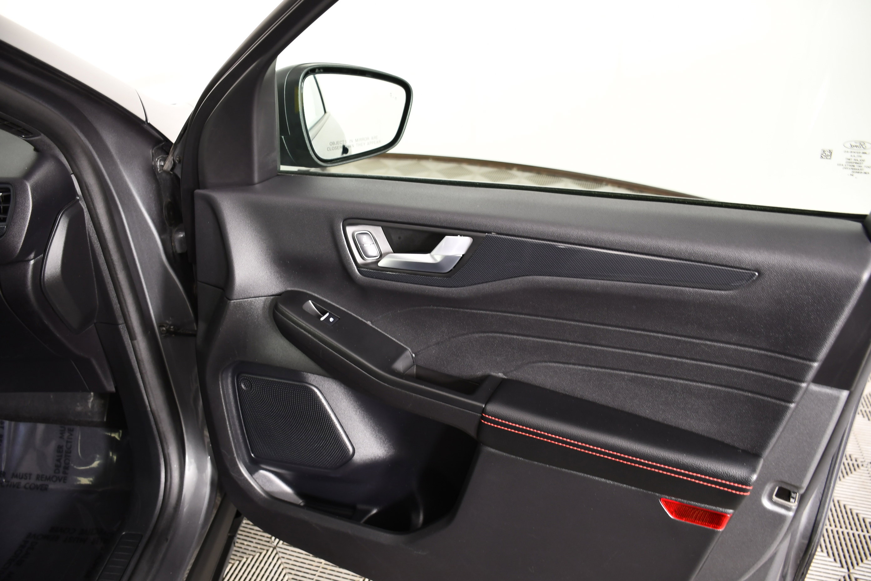 Used 2025 Ford Escape ST-Line image 38